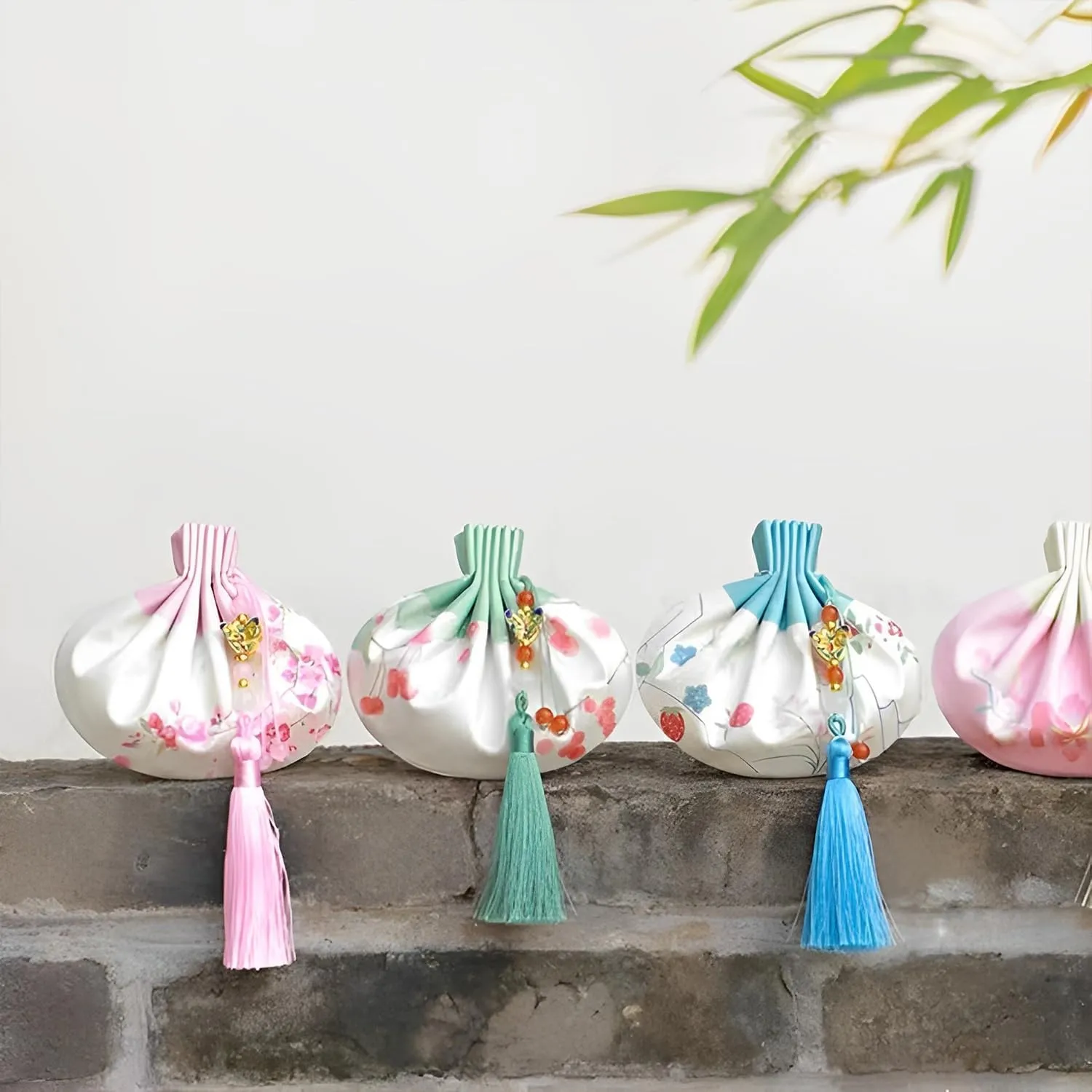 Chinese Hanfu Silk Pouch - Mini Coin Purse, Drawstring Bag, Jewelry & Gift Bag (Blue)