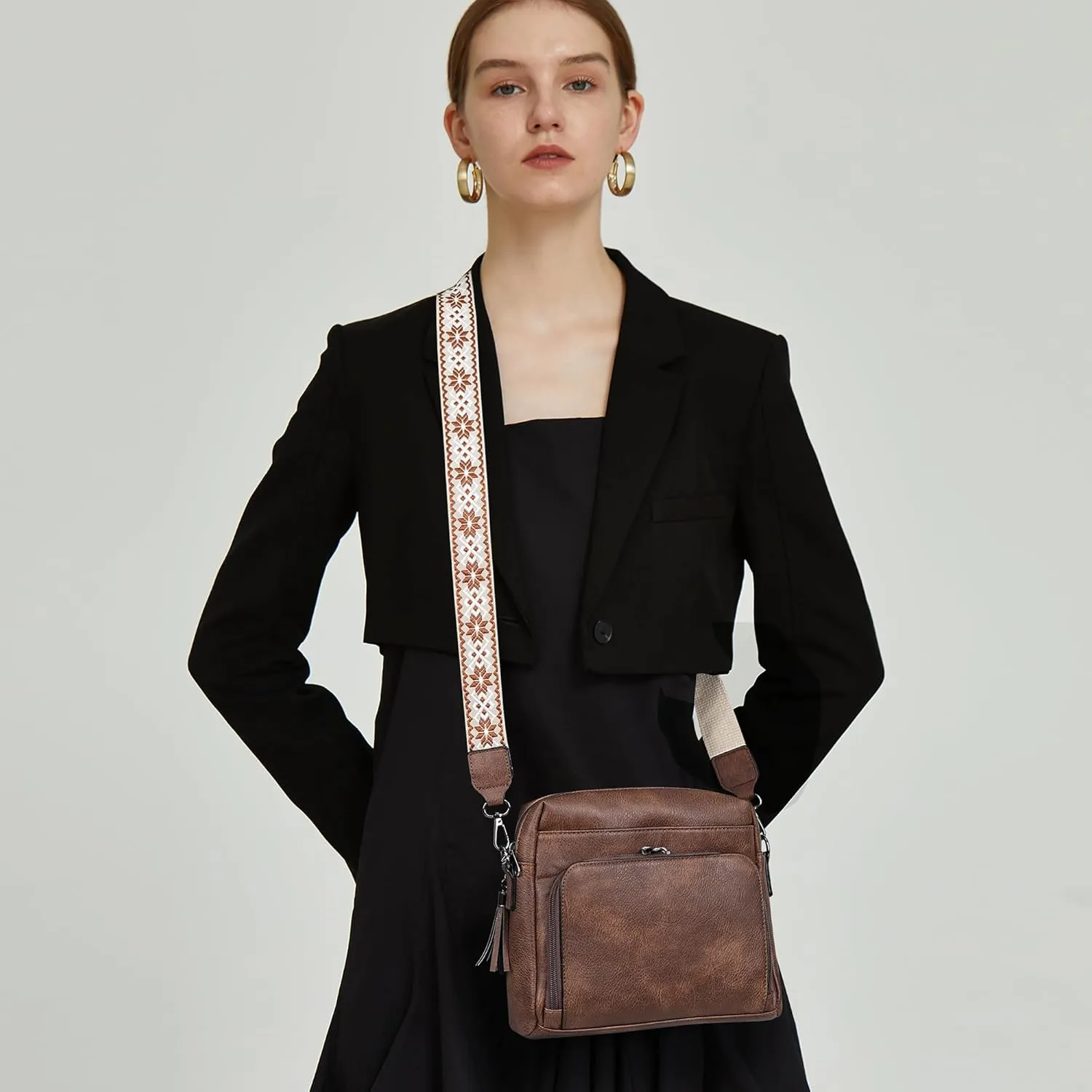 Crossbody Purses for Women, Medium Crossbody Bag Bags for Women Soft Leather Shoulder Handbags Trendy Travel Purse Built in Wallet with Adjustable Strap Brown