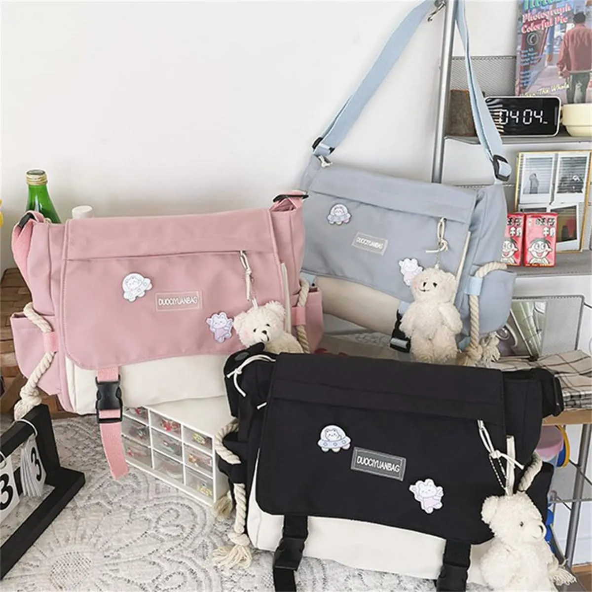 Cute Messenger Bag Y2K Aesthetic Crossbody Bags Kawaii Messenger Bags Shoulder Tote Purse for Womens