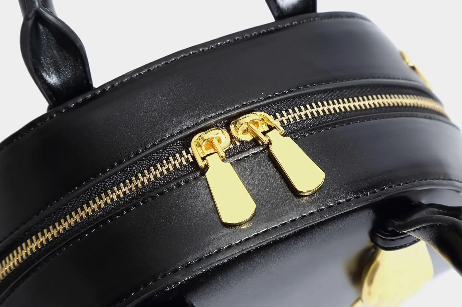 Fashion Crossbody Bag for Women Y2k Purse Aesthetic Trendy Shoulder Bag Chic Sling Purse Demure Coquette Fairy Purse (black)
