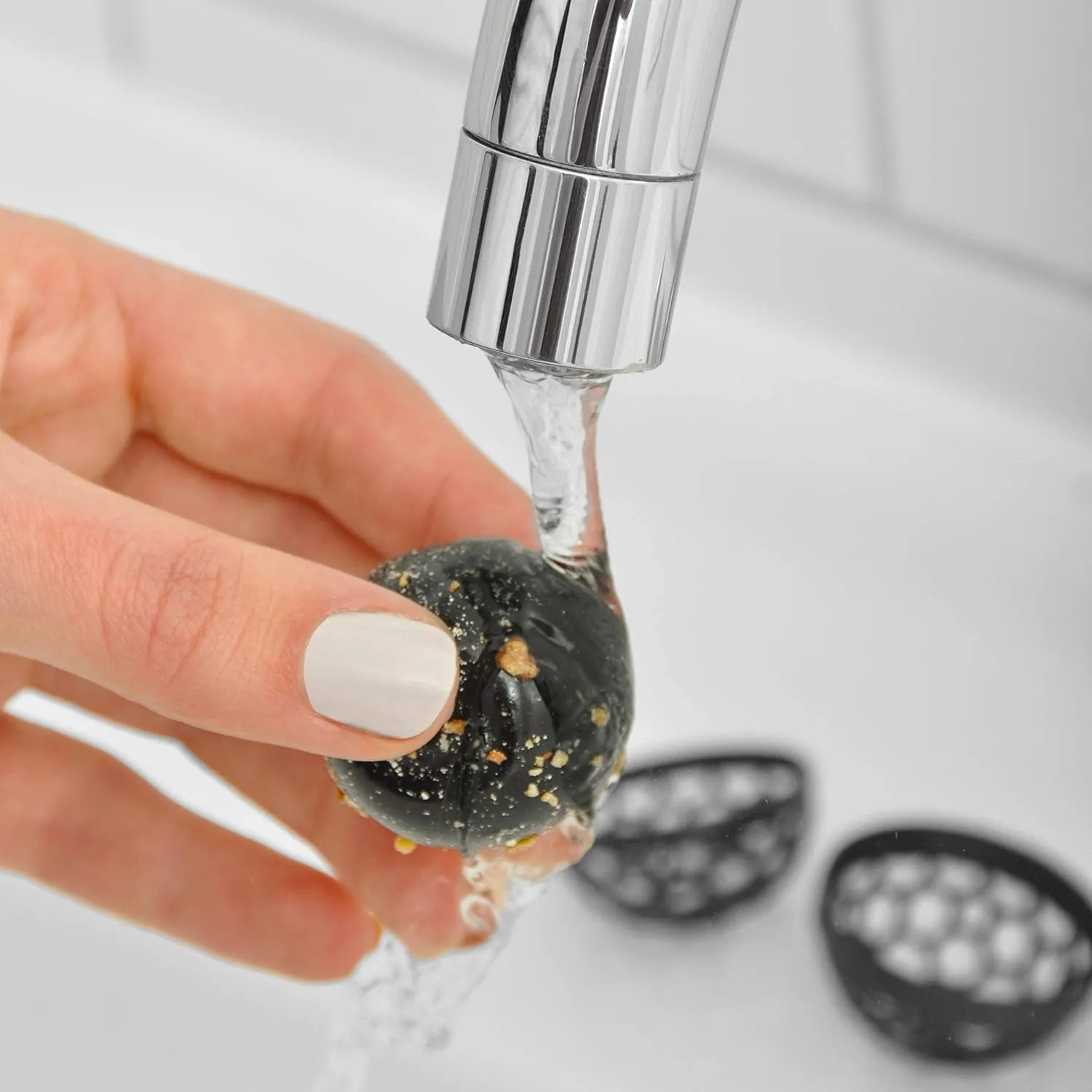 The Clean Ball - The clever way of cleaning purses, bags, backpacks and school bags (Pink)